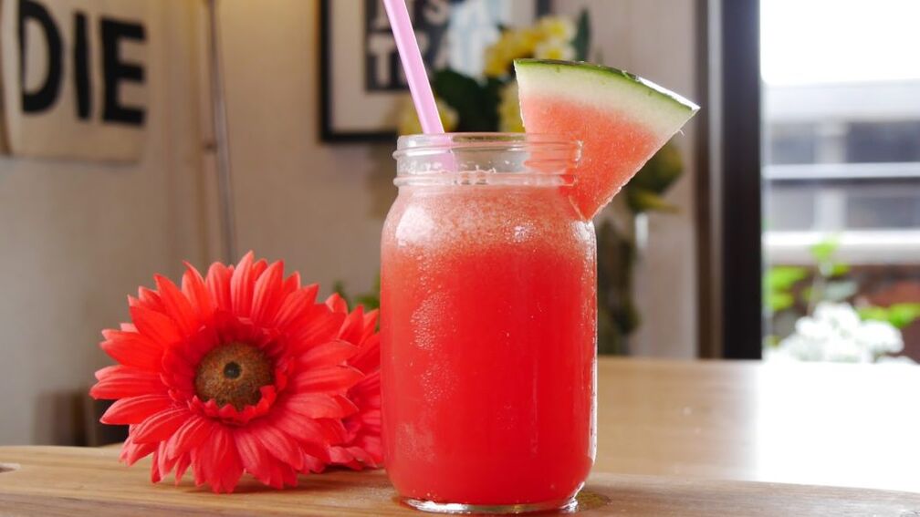 Watermelon lemonade will quench your thirst during effective weight loss on watermelons